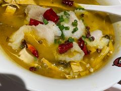 -渝是乎酸菜鱼(龙旗购物中心店)