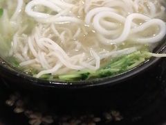 -丽虹云南过桥米线(兴工街店)