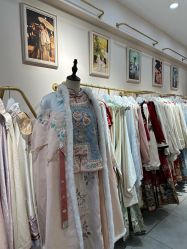-一揽芳华汉服旗袍体验馆(拙政园店)
