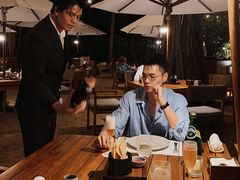 -三亚艾迪逊酒店·海滩烧烤 BARBACOA·现场乐队·浪漫晚餐·烧烤海鲜