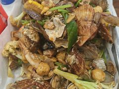 -鑫渔港海鲜本地菜·山海关浑锅(东戴河店)