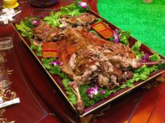 大汗行宫烤全羊1-大汗行宫园林餐厅
