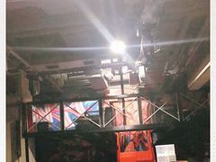 -UP嘻哈酒吧(粉巢店)