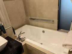 -广州天河希尔顿酒店