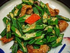 头抽炒秋葵黑豚肉-广州文华东方酒店·江-由辉师傅主理