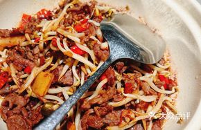 Plump Bean Sprouts Stir-Fried with Fresh Beef