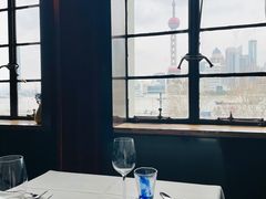 靠窗位-YUE·6·西式融合餐厅(外滩六号店)