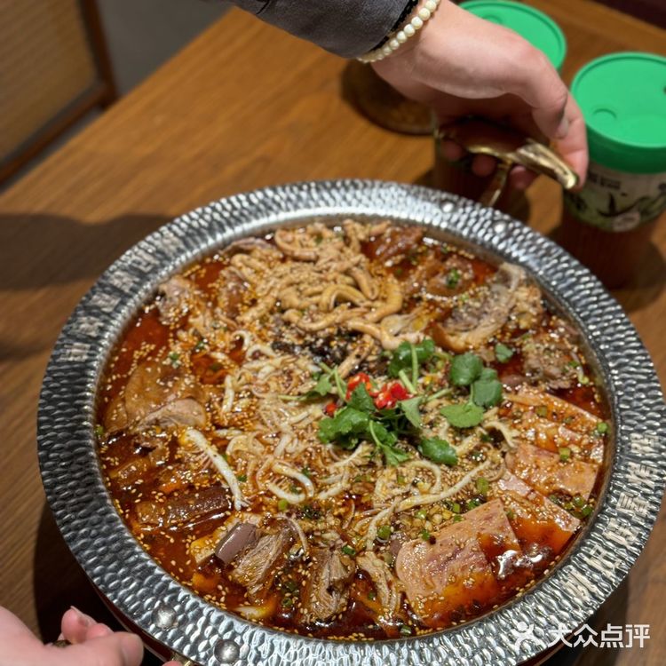 很适合中饭来吃～姚妃媱冒烤鸭(吴江路湟普汇店)