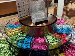 -Laderach 莱德拉(上海环贸iapm店)