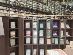 -钟书阁(群光广场店)