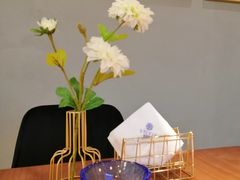 -POKEE VIA&Brunch·维娅(重庆来福士店)
