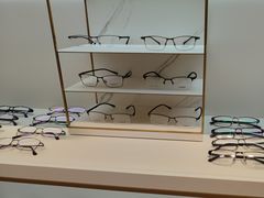 -J-Optical佳视明眼镜·蔡司视觉(青岛金茂览秀城店)