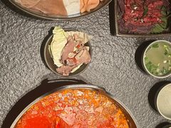 -三出山火锅(南京万象天地店)