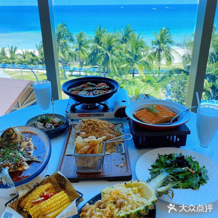 三亚｜自带海景的海鲜店🦞还有坠好喝的椰汁 