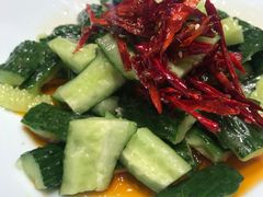 劲蒜拍黄瓜-泓历皇朝酒店(东亭店)