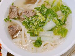 清汤牛肉刀削面-台北楚楚园馅饼粥(虹桥南丰城店)