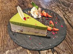 -layback cafe & bar