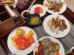 -广州万富希尔顿酒店·感趣自助餐厅·金秋蟹宴生蚝海鲜刺身