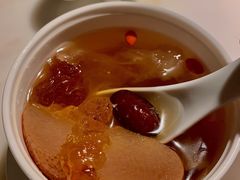 冰糖桃胶炖雪梨-初蓉丨遇见新川菜(亲贤街荣耀店)