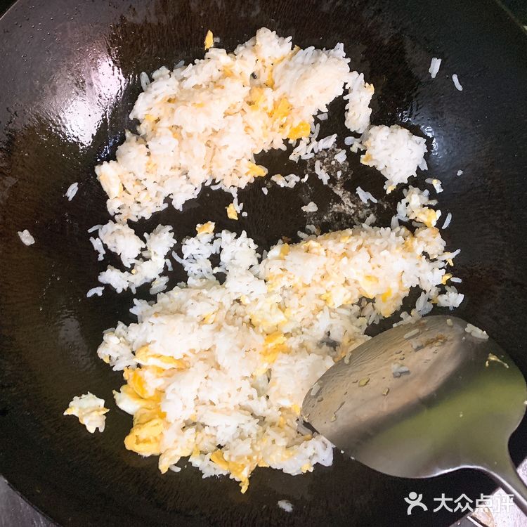 剩菜剩饭怎么办？唯有蛋炒饭才能解忧！