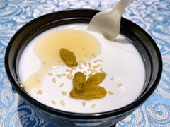 手工自制酸奶-巴扎美食·新疆菜·西域歌舞表演餐厅(新疆大厦店)