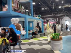 -MINI MARS KIDS CLUB亲子家庭中心(长宁天山店)