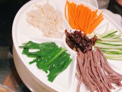 鸡丝凉米线-云海肴云南菜(正大广场店)