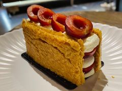 红樱桃拿破仑-黑草莓(重庆路店)