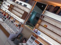 -视野联行眼镜·蔡司授权店(长白万象汇店)