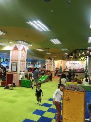 -莫莉幻想儿童乐园(武汉金银潭永旺店)