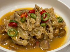板栗烧去骨鸭掌-A One Kitchen·南京精菜馆(晶丽酒店店)