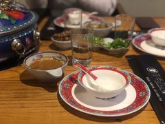 -毛辣果·贵州红酸汤牛肉火锅(西单店)
