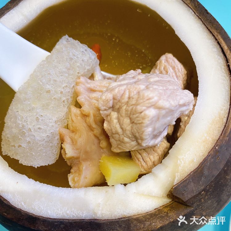 一口鸡肉三口饭鸡小煖美食