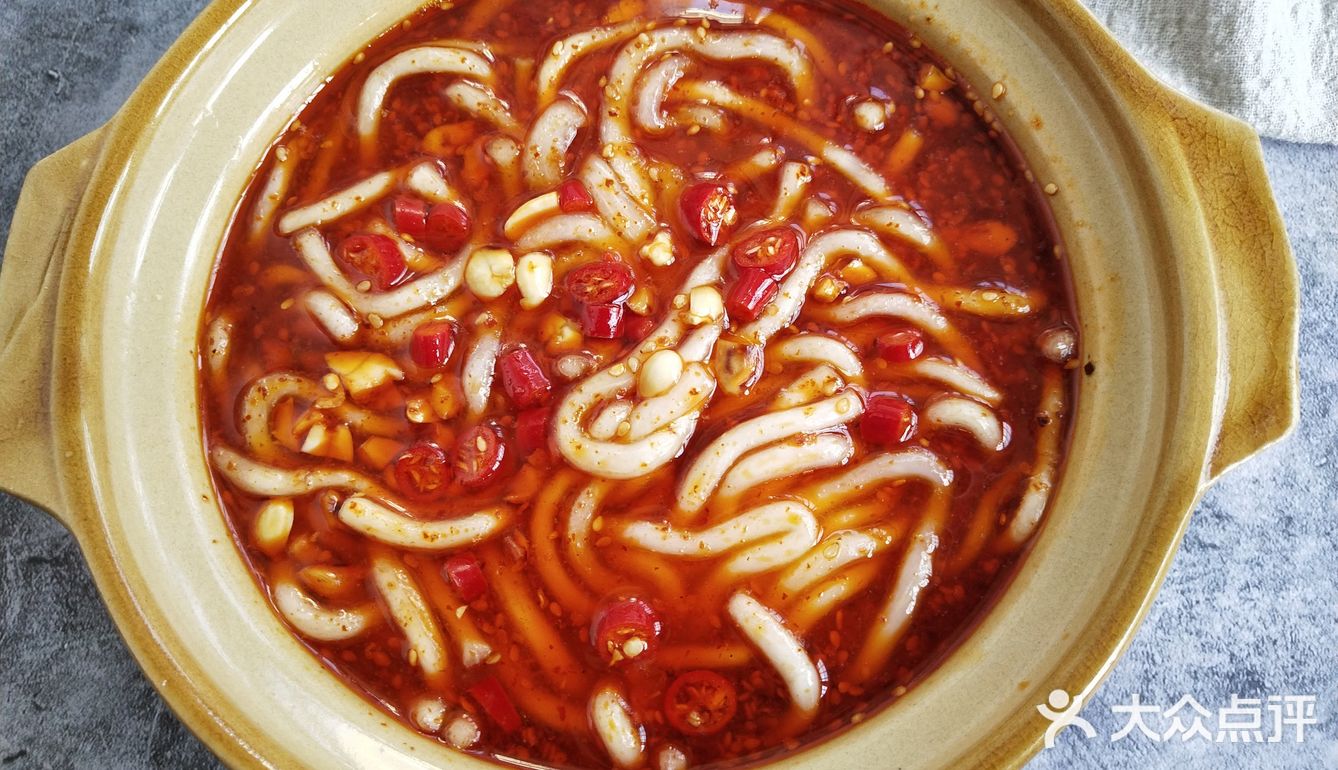 两块钱成本，在家就能做酸辣土豆粉，比买来的还好吃