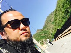 -百里峡七彩艺术小镇