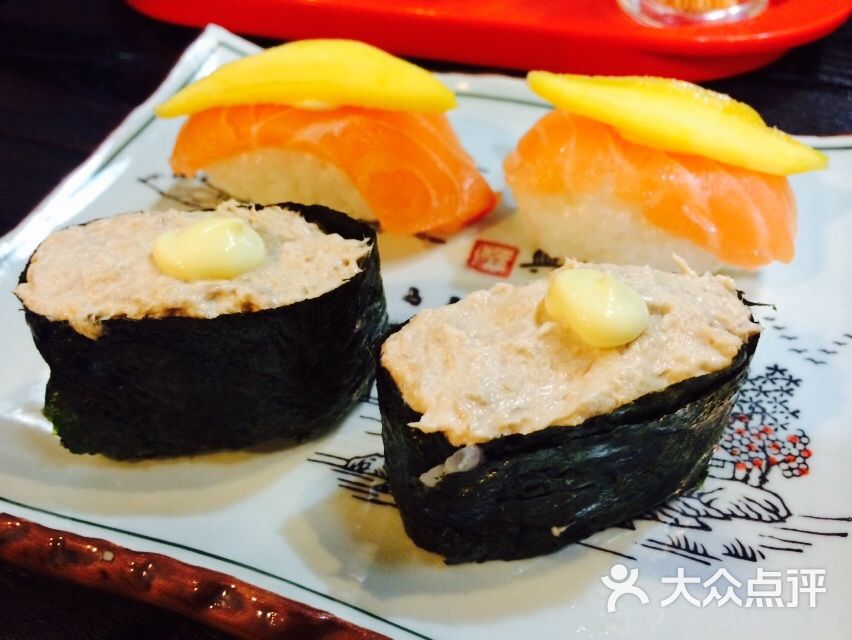 吞拿鱼沙律寿司