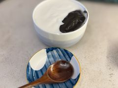 黑芝麻糊拼杏仁露-小团圆糖水铺(襄阳南路店)