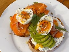 三文鱼牛油果吐司-Egg•Allday Brunch(襄阳北路店)