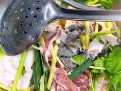 -周良天山牛杂城(天山路总店)