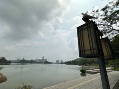 -新华书店(顺峰山公园店)