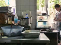 -黄阿姨锅贴大王(万航渡路店)