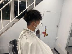 -15C7 男士理发馆 烫染专业店