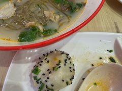 -小杨生煎(金山百联购物中心3楼店)