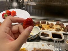 草莓-雅玛花式铁板烧(亚运村店)