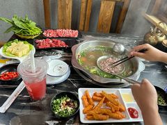 -小牛家村·贵州黄牛肉火锅(梦想小镇二分店)