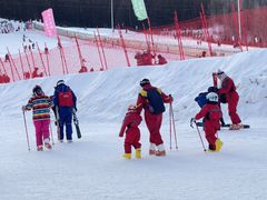 -亚布力新体委滑雪场