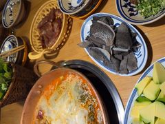 -洱火云南酸菜牛肉火锅(石景山当代商城店)