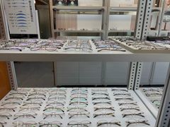 -无奔眼镜·蔡司·依视路授权店(朝阳大悦城店)