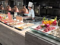 -飨食汇全日制餐厅·昆山皇冠假日酒店(九方店)