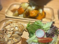 -POKEE VIA&Brunch·维娅(重庆来福士店)